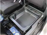 弊社は板金工場も完備しておりますので、万が一傷や凹みが出来てしまった場合でも、修理をお受けする事が可能です。