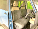 運転席シート廻りは使用感も少なく、良好な状態となっています。丁寧に使われていたことがよくわかりますね。