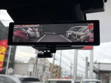 大好評「インテリジェントルームミラー」!車両後方のカメラ映像がミラーに映るので、乗員や荷物が多くても安心♪夜間や悪天候の日でもクリアな映像で視界良好です◎