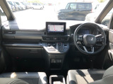 【インパネ全体】手が届きやすく、どなたでも運転しやすいです。シンプルで使いやすい設計になっています!