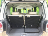 普段のお買い物や通勤、送迎等に十分な荷室スペースを確保しております。セカンドシートを倒すと、大きな荷物の積載も可能です♪