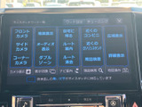 高精細な画面で、運転をサポートするナビ・オーディオシステム。目的地設定や情報検索もスムーズに行えます。快適なドライブに欠かせない装備です。