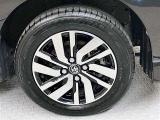 カッコイ〜純正アルミ。走っていてもこの存在感あり!!タイヤサイズは165/65R14
