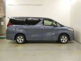 この度は、当社の展示車をご覧いただきまして、誠に有難うございます。自信をもってお勧めできる車となりますので、ごゆっくりご覧頂きたいと思います。