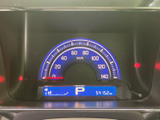 視認性の高いメーターパネルは、運転に必要な情報をしっかりとドライバーへ伝えます。走行状況を常に把握できます。
