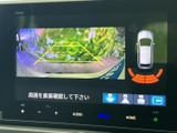 バックモニターで、狭い場所でも安全に駐車できます。ガイドライン表示で、距離感も掴みやすく、運転初心者の方にもおすすめです。