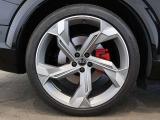 アルミホイール5アームインターフィアレンスデザイン チタングレー 10.5Jx22 285/35R22 (Audi Sport)/アダプティブエアサスペンション スポーツ
