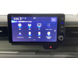 ドライブの必需品。見やすい・使いやすいHonda純正のメモリーナビを搭載。Bluetooth機能もついているのでお持ちのスマートフォンと連携させて、さらに便利に利用が可能です。