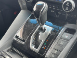 【 シフト 】スムーズなシフトチェンジで快適にお車を操縦していただけます!