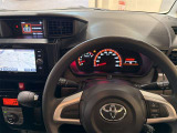 このハンドルを握った時に、車を所有している優越感を味わえますね