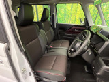 運転席シート廻りは使用感も少なく、良好な状態となっています。前オーナー様が丁寧に使っていたことがよくわかりますね。