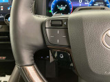 運転中、オーディオの操作をしてて、ハッとしたことはありませんか?ステアリングスイッチは、運転中でもハンドルでオーディオの操作が可能です。安全なドライブをサポートします。
