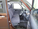 高品質カークリーニング 外装・内装、岐阜トヨペットの専門スタッフがシートもカーペットも綺麗に洗浄済み!プロの仕上げを是非ご確認ください。