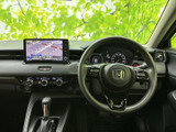 操作性の高いステアリングは、握りやすく、スムーズな運転をサポートします。ステアリング周りのスイッチ類も使いやすくなっています。