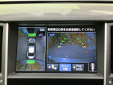 後方確認をサポートするモニター。駐車時の安全性を高め、運転をより安心に導きます。