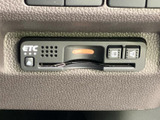 視認性の高いメーター類で、運転に必要な情報を的確に把握できます。表示は運転状況に合わせて切り替わり、運転をサポートします。洗練されたデザインも魅力です。