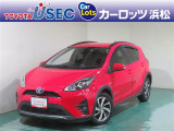 トヨタのアクアです!燃費性能がよくコンパクトなボディサイズなので、どなたにも運転しやすいのが嬉しいですね♪