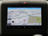 カロッツェリア製8インチ楽ナビ(AVIC-RL720)&バックカメラが装備されているので、普段の使い勝手もロングドライブも快適です。
