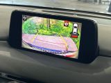 【バックカメラ】駐車時に後方がリアルタイム映像で確認できます。大型商業施設や立体駐車場での駐車時や、夜間のバック時に大活躍!運転スキルに関わらず、今や必須となった装備のひとつです!