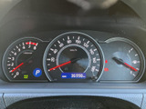 視認性の高いメーター類で、運転に必要な情報を的確に把握できます。運転に集中できる、シンプルで機能的なデザインです。