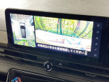 【アラウンドビューモニター】専用のカメラにより、上から見下ろしたような視点で360度クルマの周囲を確認することができます☆死角部分も確認しやすく、狭い場所での切り返しや駐車もスムーズに行えます。