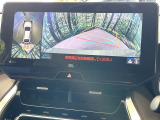 【パノラミックビューモニター】専用のカメラにより、上から見下ろしたような視点で360度クルマの周囲を確認することができます☆死角部分も確認しやすく、狭い場所での切り返しや駐車もスムーズに行えます。