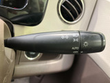 操作しやすいウインカーレバーで、安全な車線変更をサポートします。直感的に操作できるので安心です。