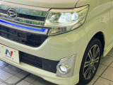 【LEDヘッドライト】悪天候や夜間走行時も良好な視界を確保し安心して運転できる高輝度LEDヘッドライトを装備!点灯速度が早く、消費電力も抑えられています。