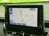 高精細な画面で、運転をサポートするナビゲーションシステム。快適なドライブを演出するオーディオ機能も搭載。情報満載で、どこへ行くにも安心です。
