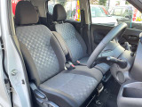 お車の販売と共に、自動車保険もご紹介しております。 弊社取り扱い会社と同じであれば日産独自のサービスもあります。