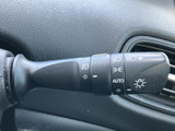 操作しやすい位置に配置されたウインカーレバー。スムーズな操作で、安全な車線変更をサポートします。