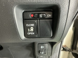 パワースライドドアの開閉はスマートキーのリモコンやドアノブは勿論、運転席側のスイッチ操作でも開閉ができ、安全・簡単です