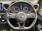 【純正革巻きステアリング】上質な革を使用することで、手にしっかり馴染みとても運転しやすいハンドルです♪