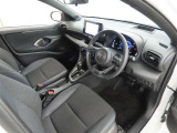 シンプルで使いやすいデザインの運転席です。