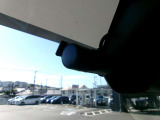 フロント+車室内ドライブレコーダー!車内および車側面の撮影記録が駐車時の安心を高めるとともに走行中の幅寄せ対策や後方撮影(リヤガラス越し)にも対応♪