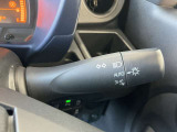 運転席ハンドル部の左横でライトをON/OFFでき、オートライトにも設定可能です。