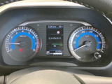 見やすいメーター類で運転に必要な情報を的確に把握できます。常に運転状況を確認し、安全運転をサポートする設計です。洗練されたデザインも特徴です。