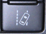 車線逸脱警報装置を装備しております。