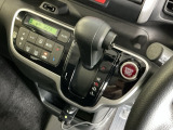発進時から滑らかに加速する無段階変速のCVTはストップ&ゴーの多い街の中も快適です