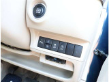 【車屋】として、長く車業界に従事した経験豊富なスタッフが在籍しております。