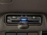 ETCカードを挿入することで高速道路を利用する際の支払いがキャッシュレスになったり、ETCスマートインターチェンジが利用できます。保証は製造メーカー修理保証のみで期間外のものは対象外となります。