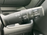 操作しやすい位置に配置されたウインカーレバーは、安全な車線変更をサポートします。スムーズな操作で、快適なドライブを。