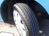 タイヤの残り溝や状態も現車で確認いただけます。