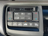 【エアコン】『エアコン装備』の画像になります。暑い夏でも寒い冬でも、車内に快適な空気を届けるので、いつでも快適な車内空間を創り上げます!