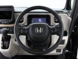 【運転席まわり】Honda独自の設計思想に基づき、自然に手を伸ばした先に操作したいものがあるようレイアウトを追求 !