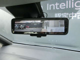 後席に荷物をタップリのせても視界を確保してくれちゃうスマート・ルームミラー♪
