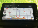高機能なナビゲーションシステムで、快適なドライブをサポートします。地図表示も見やすく、目的地設定も簡単に行えます。