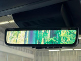 【デジタルインナーミラー】後席の大きな荷物や同乗者で後方が確認しづらい時でも安心!カメラが撮影した車両後方の映像をルームミラー内に表示。クリアな視界で状況の確認が可能です!