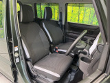 運転席シート廻りは使用感も少なく、良好な状態となっています。丁寧に使われていたことがよくわかりますね。