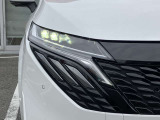 LEDヘッドライトです。シャープな白光色のLEDランプを採用しました。人気の車ですので、お問い合わせはお早めに!